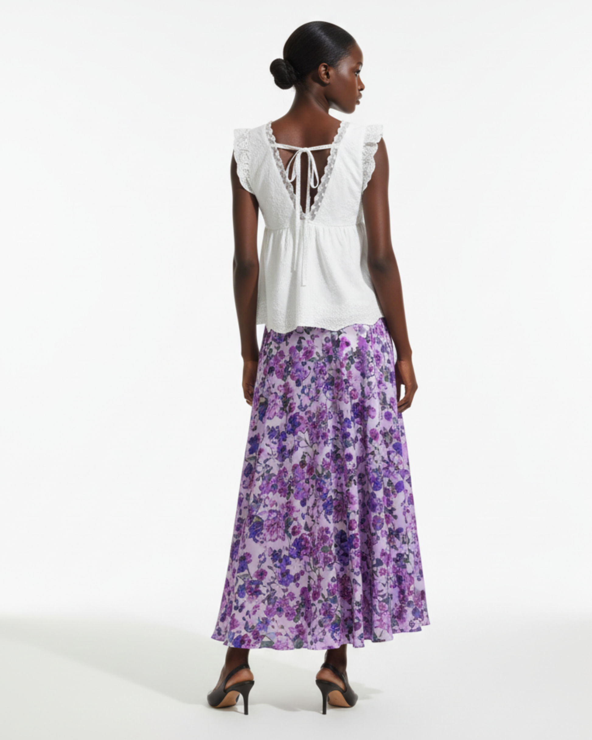 Sleeveless Lace Top, Waist-cinching