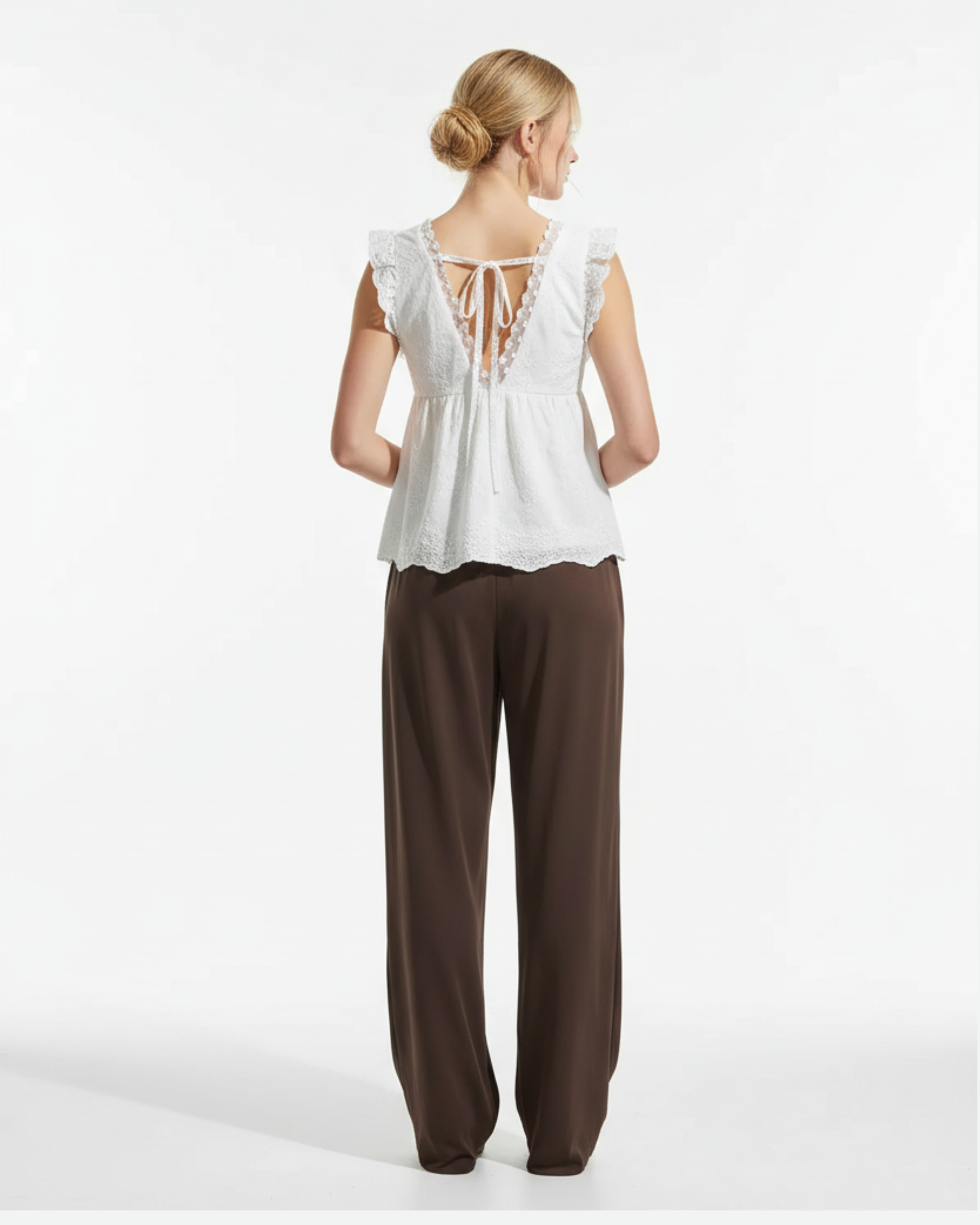 Sleeveless Lace Top, Waist-cinching